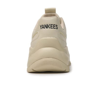 MLB Big Ball Chunky A – NY Yankees 'Beige' Sneaker